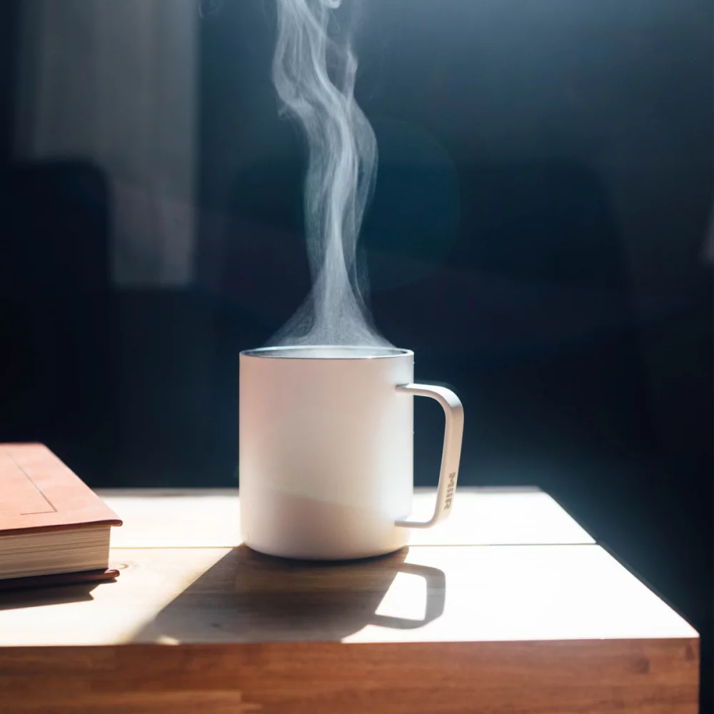 Ensemble cadeau bouteille à large ouverture et tasse de camping MiiR® - Poudre blanche