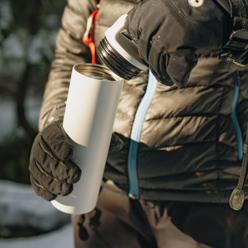 Ensemble cadeau bouteille à large ouverture et tasse de camping MiiR® - Poudre blanche