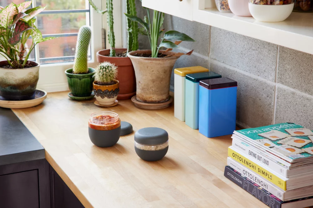 W&P Seal Tight Plastic Bowl 16 Oz. - Charcoal