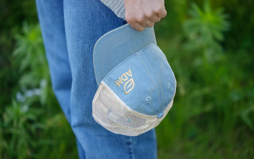 Merrimack Hat Co.™ Austin Vintage Trucker - Bleu Ciel-Beige