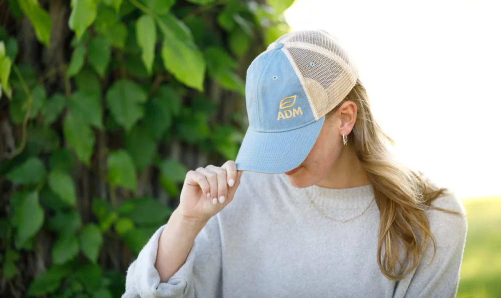 Merrimack Hat Co.™ Austin Vintage Trucker - Bleu Ciel-Beige