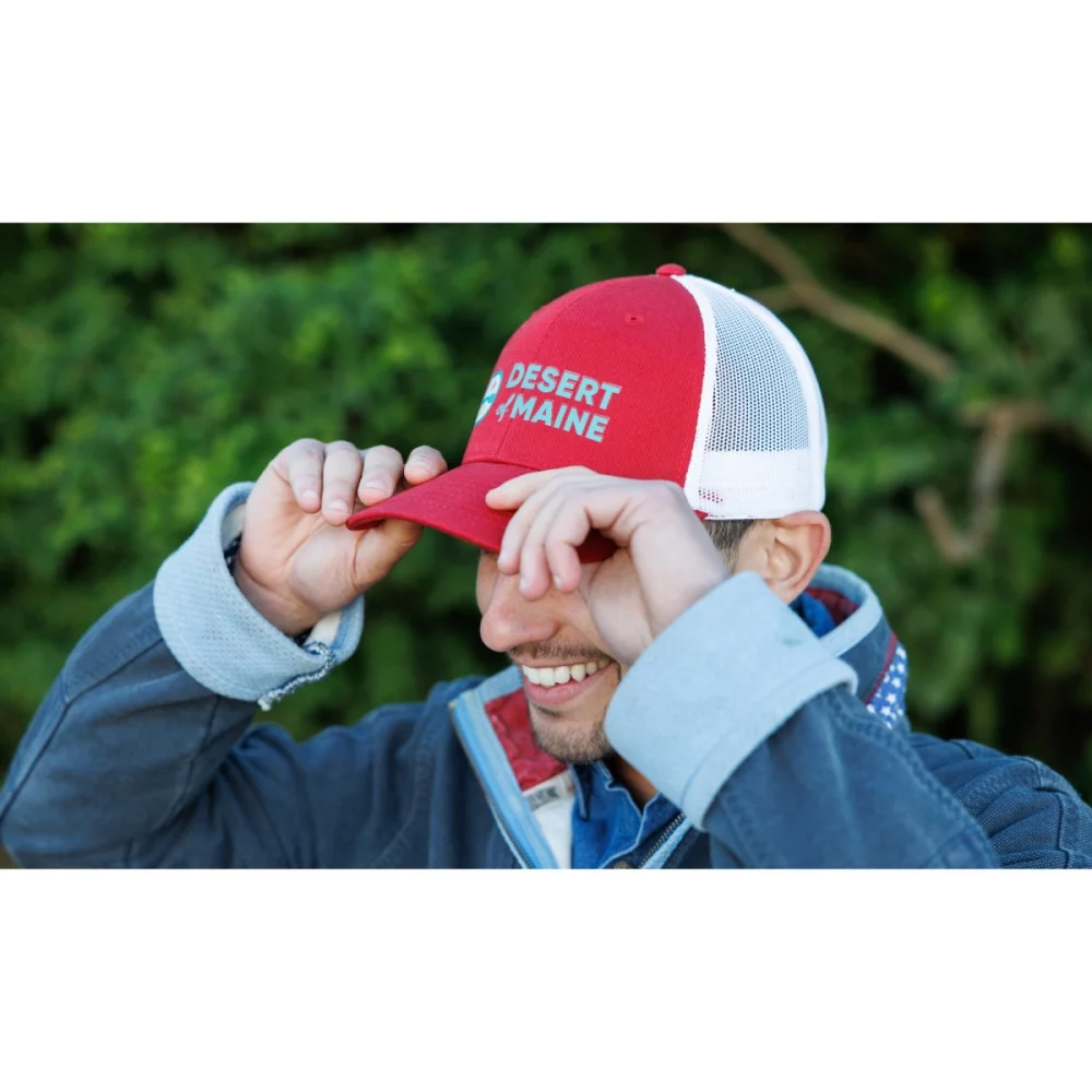 Merrimack Hat Co.™ Colt Trucker - Écarlate-Blanc