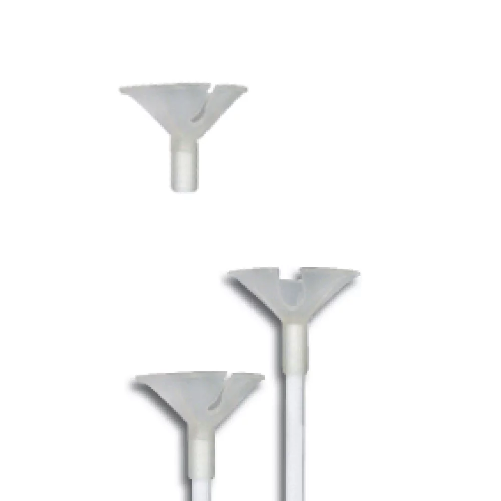 Gobelets en plastique et bâtonnets en plastique pour ballons gonflés à l'air.