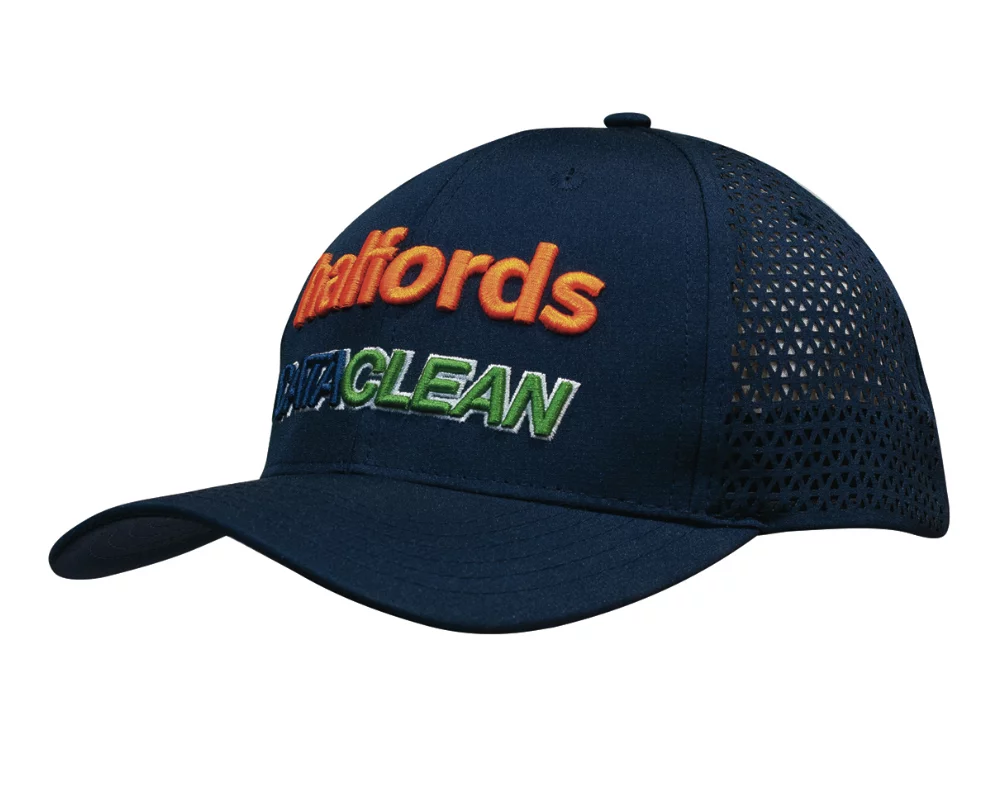 Casquette de sport en ripstop avec perforations triangulaires.