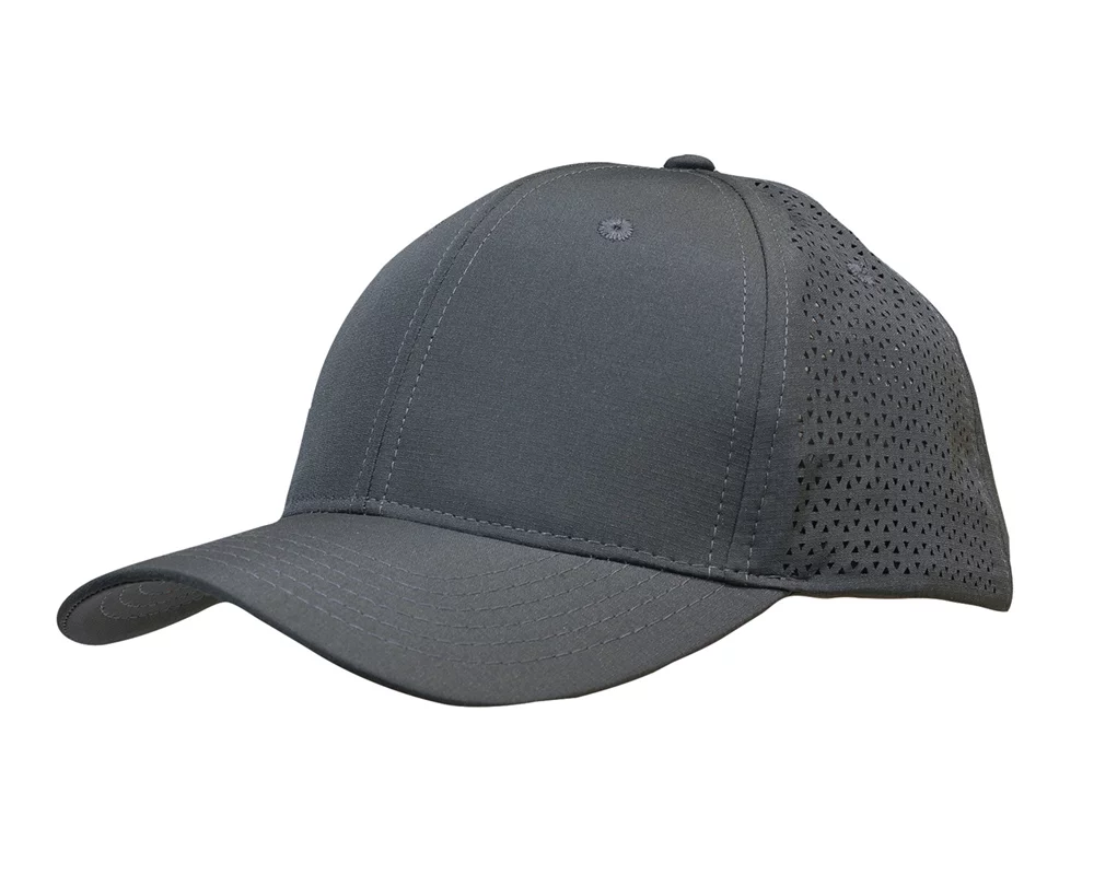 Casquette de sport en ripstop avec perforations triangulaires.