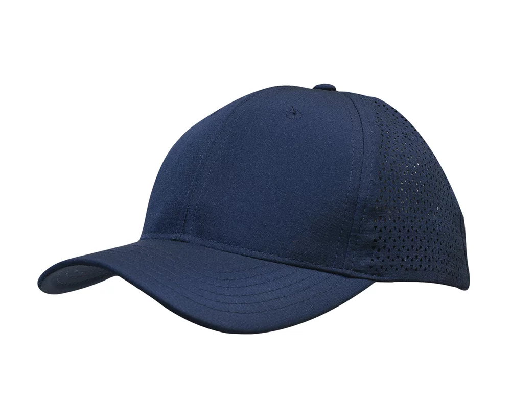Casquette de sport en ripstop avec perforations triangulaires.