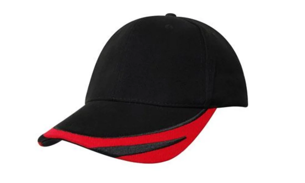 Casquette en coton lourd brossé avec bordure de pic brodée.