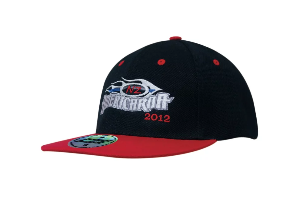 Casquette en sergé américain premium bicolore avec style professionnel à bouton pression à l'arrière.