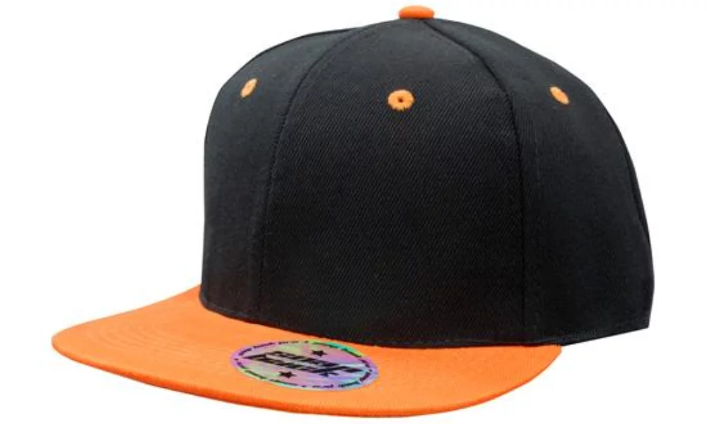 Casquette en sergé américain premium avec style professionnel à bouton pression à l'arrière.