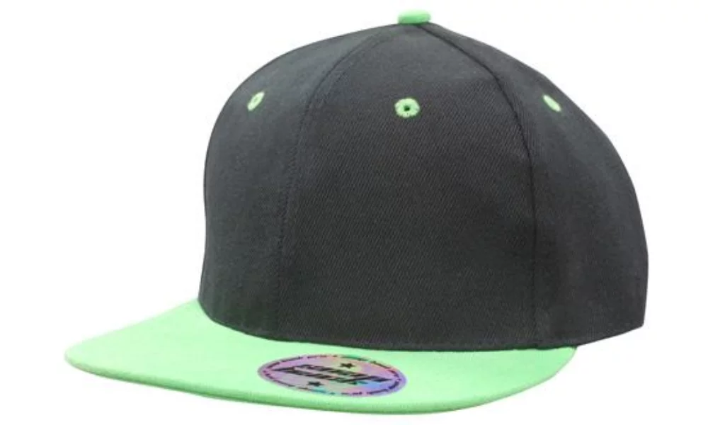 Casquette en sergé américain premium avec style professionnel à bouton pression à l'arrière.