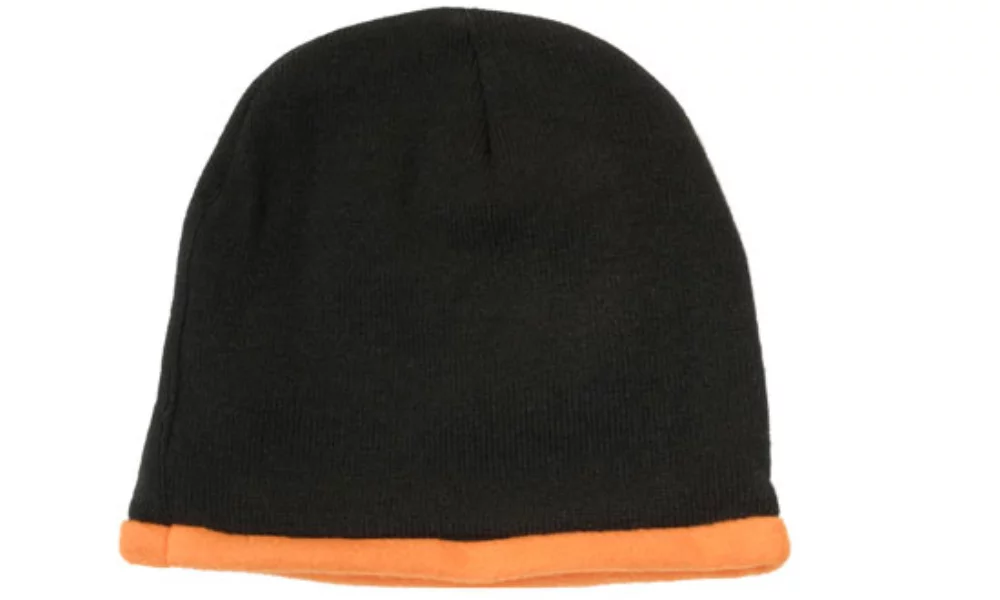 Rouler le bonnet en acrylique et en polaire polaire.