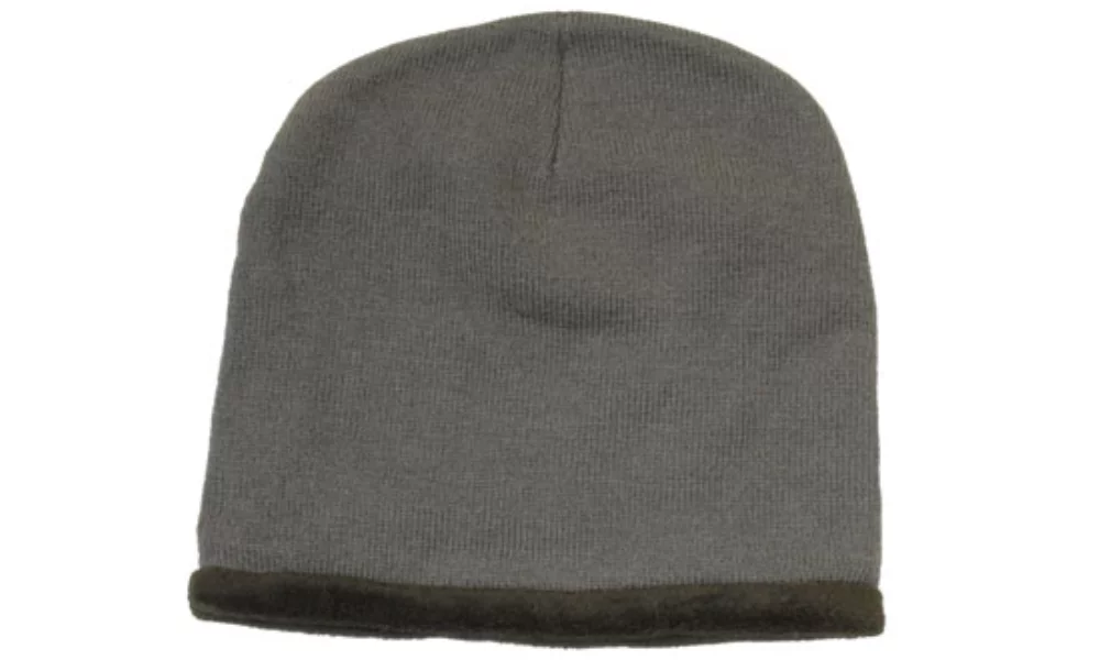 Rouler le bonnet en acrylique et en polaire polaire.