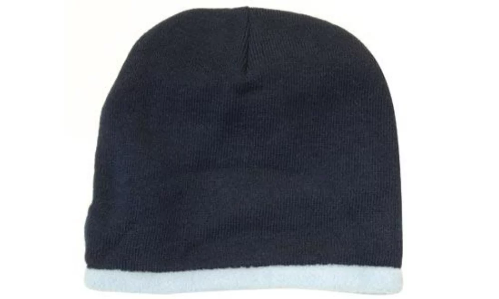 Rouler le bonnet en acrylique et en polaire polaire.