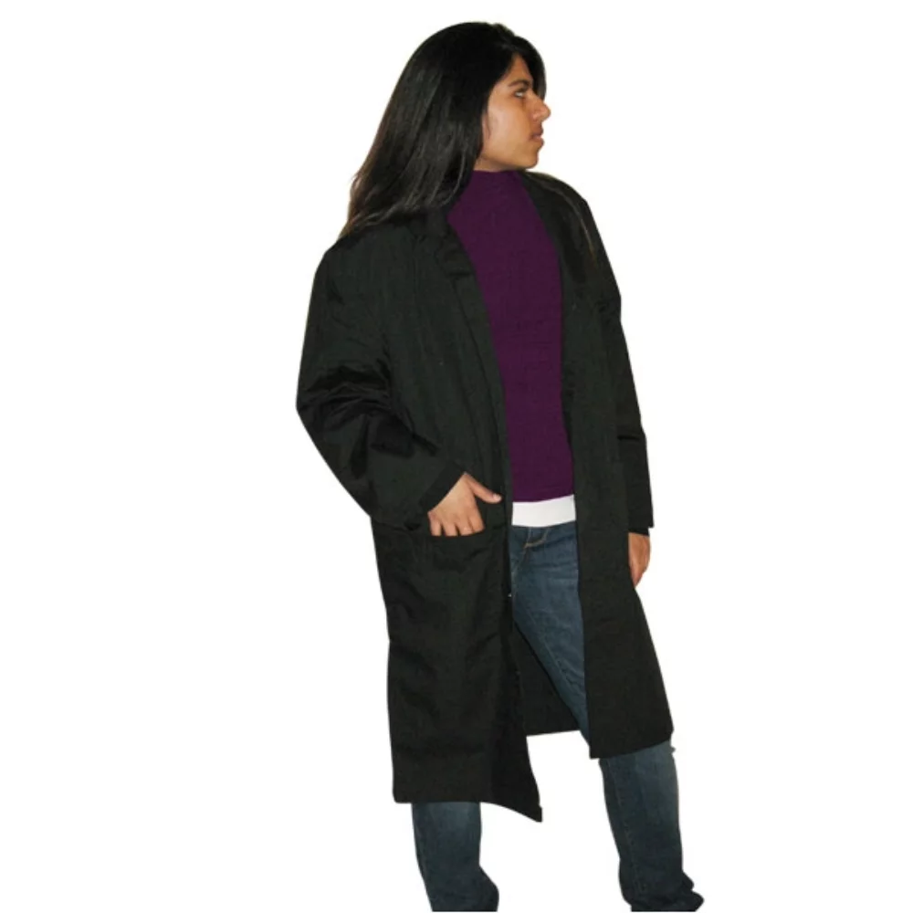 Blouses de laboratoire extra longues unisexes fabriquées au Canada.