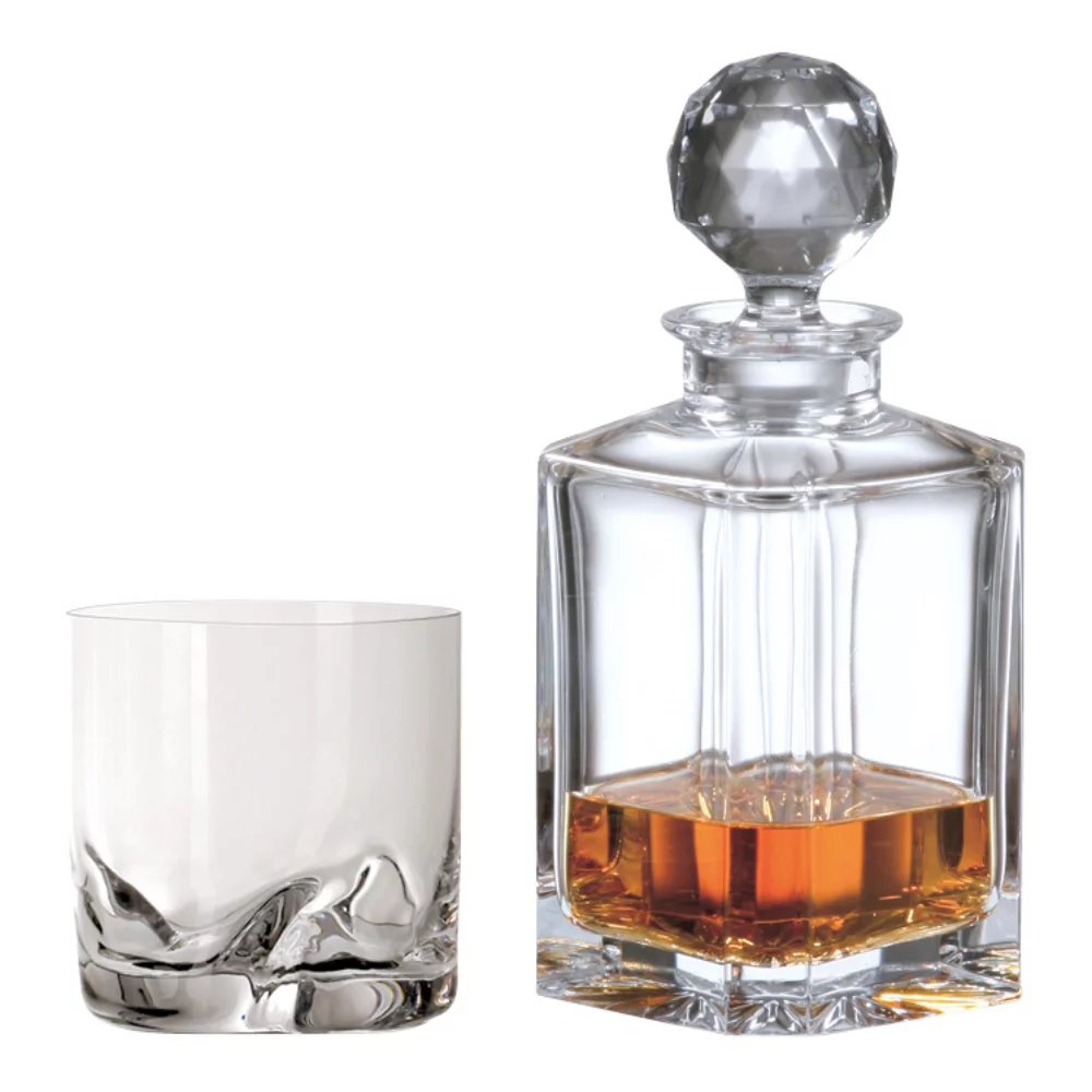 Carafe en cristal de 0,8 L et 4 verres à whisky.