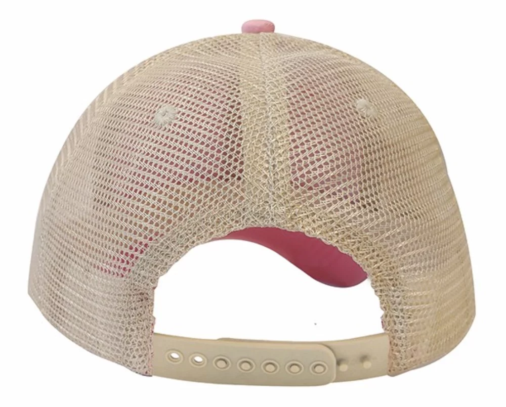 Casquette en maille de luxe lavée et teinte au pigment.