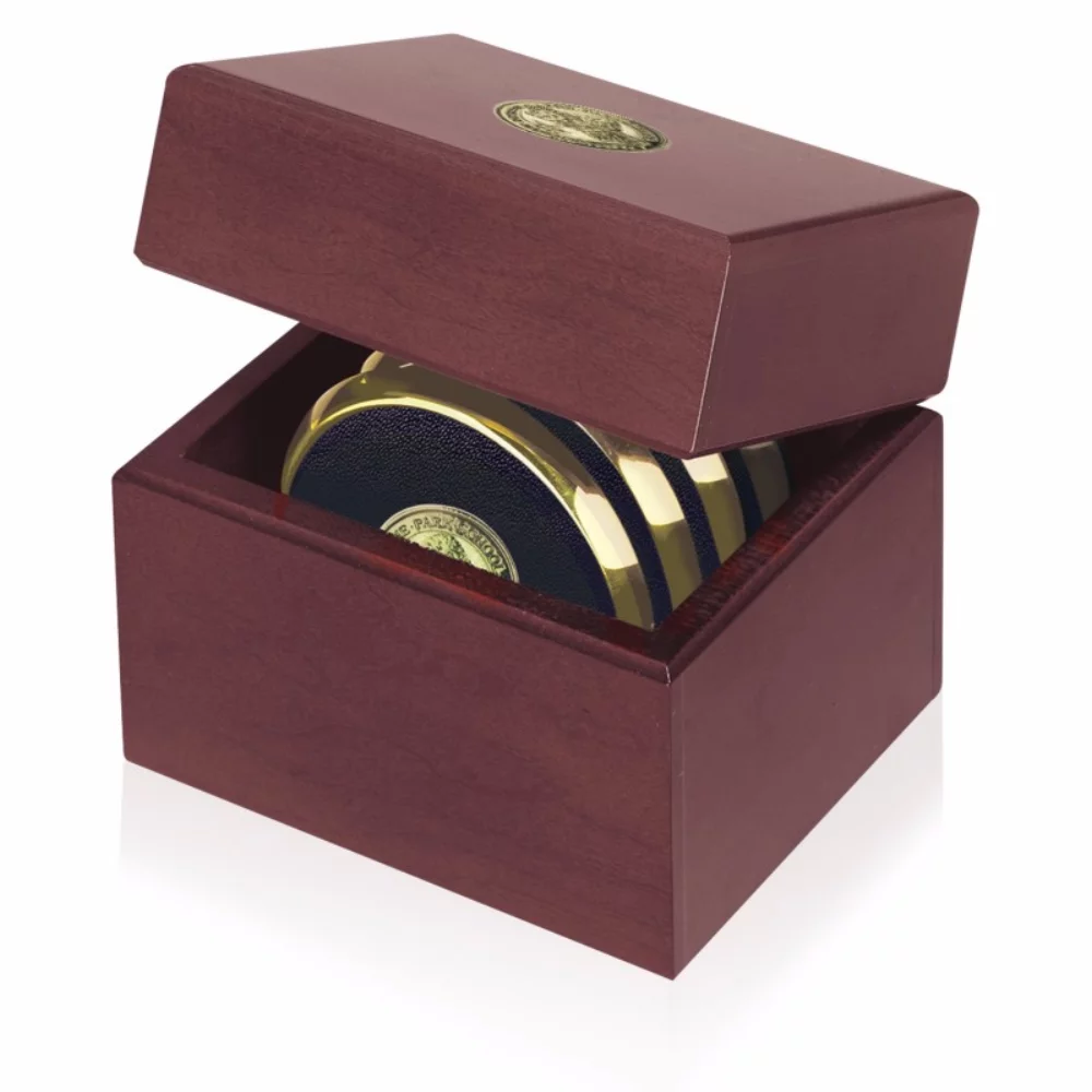 Quatre dessous de verre avec coffret en cerisier massif