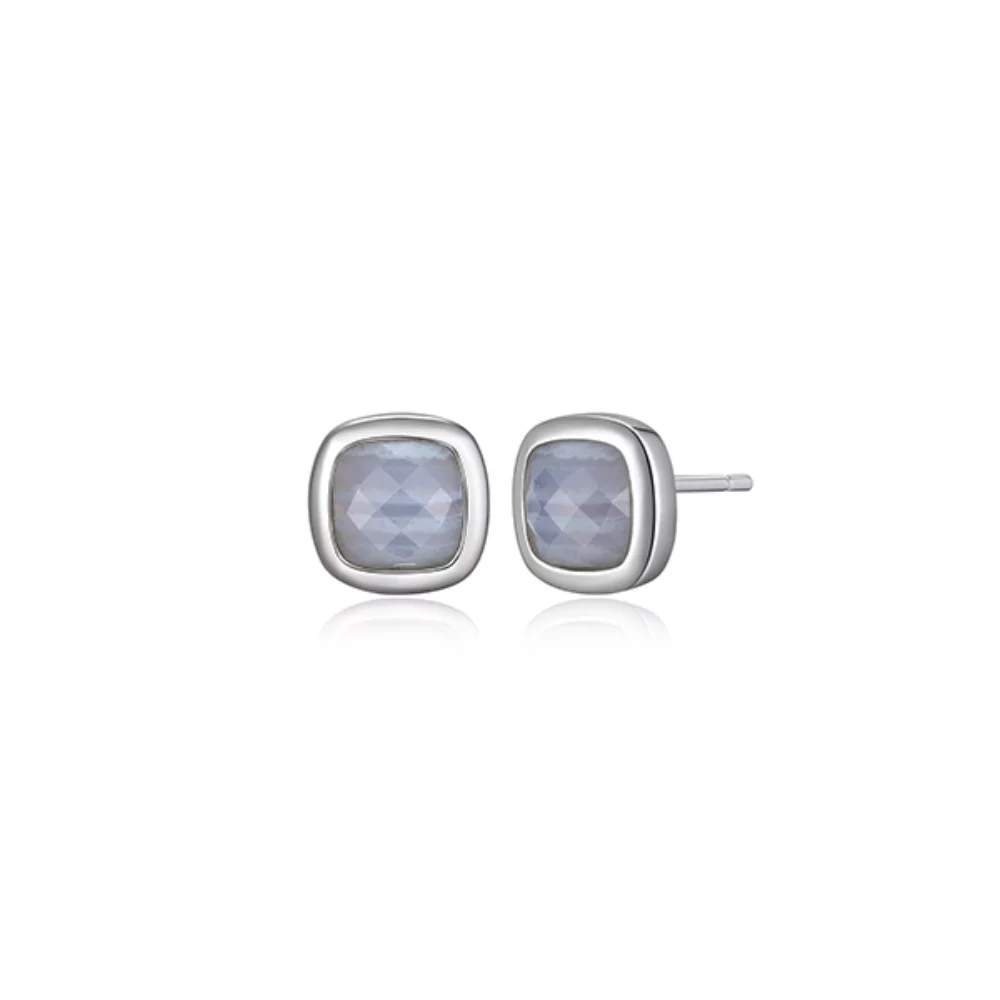 BOUCLES D'OREILLES "Mirage" en agate bleue taillée en coussin avec sertissage en argent