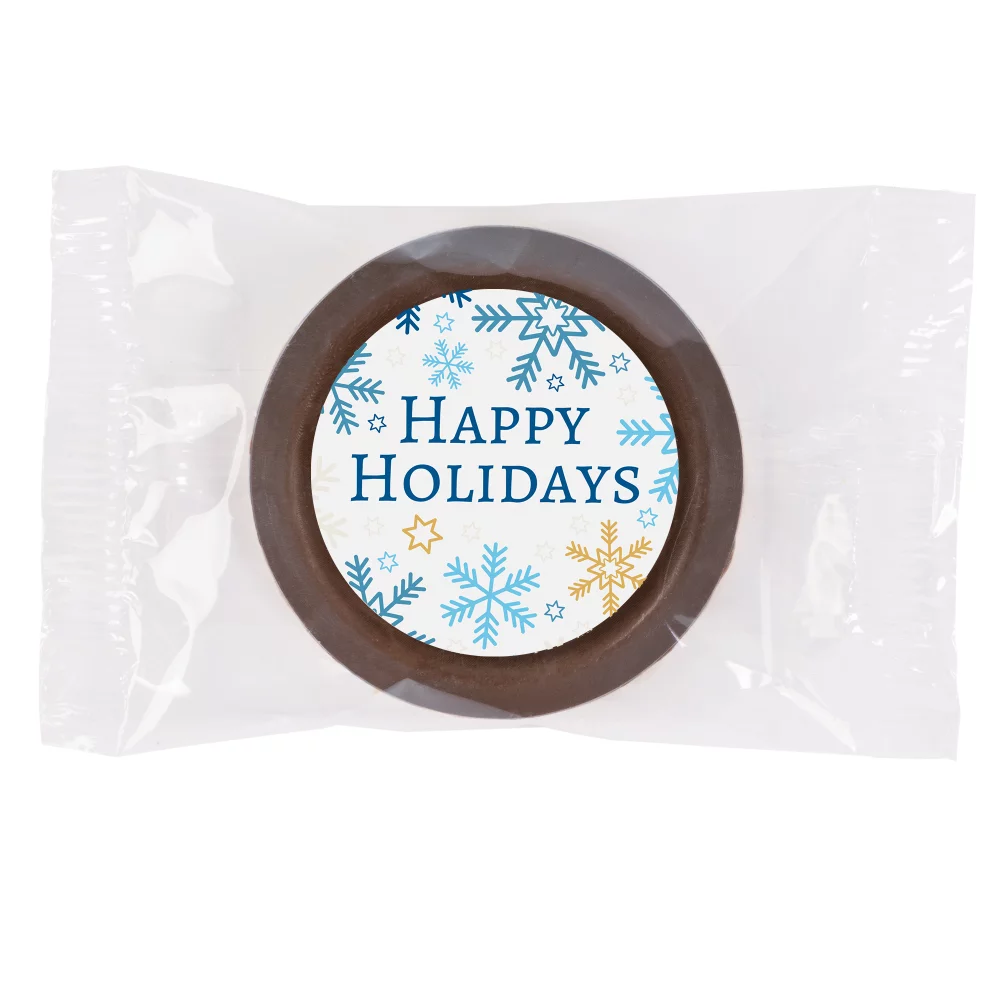 Boîte de dépôt de bureau avec des biscuits au chocolat.