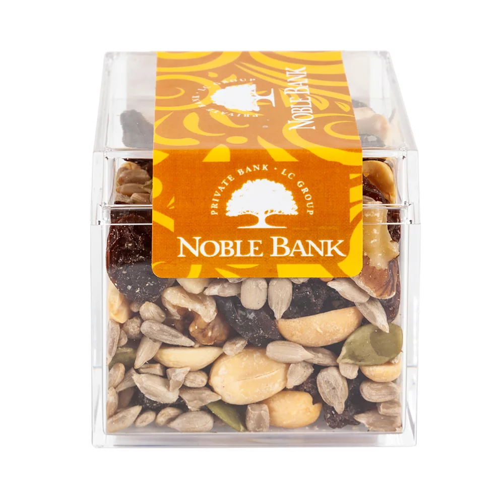 Boîtes sucrées avec mélange de fruits secs aux raisins et noix