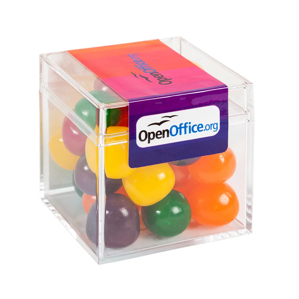 Boîtes sucrées avec des bonbons acidulés aux fruits