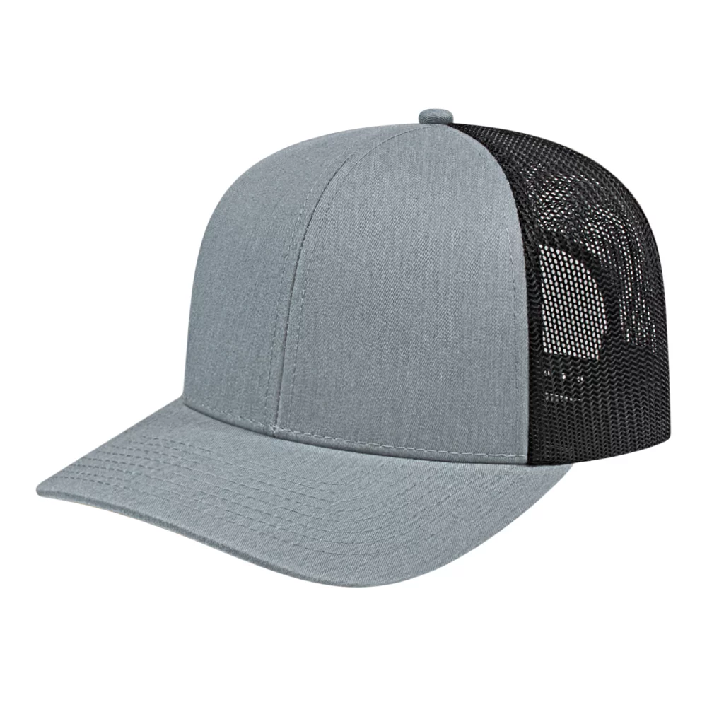 Casquette de camionneur en poly/coton avec filet à l'arrière.