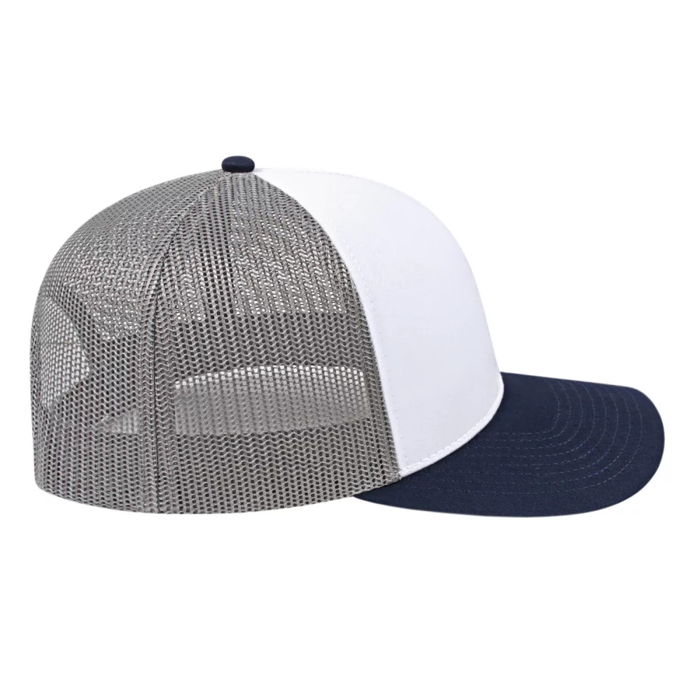 Casquette de camionneur en poly/coton avec filet à l'arrière.