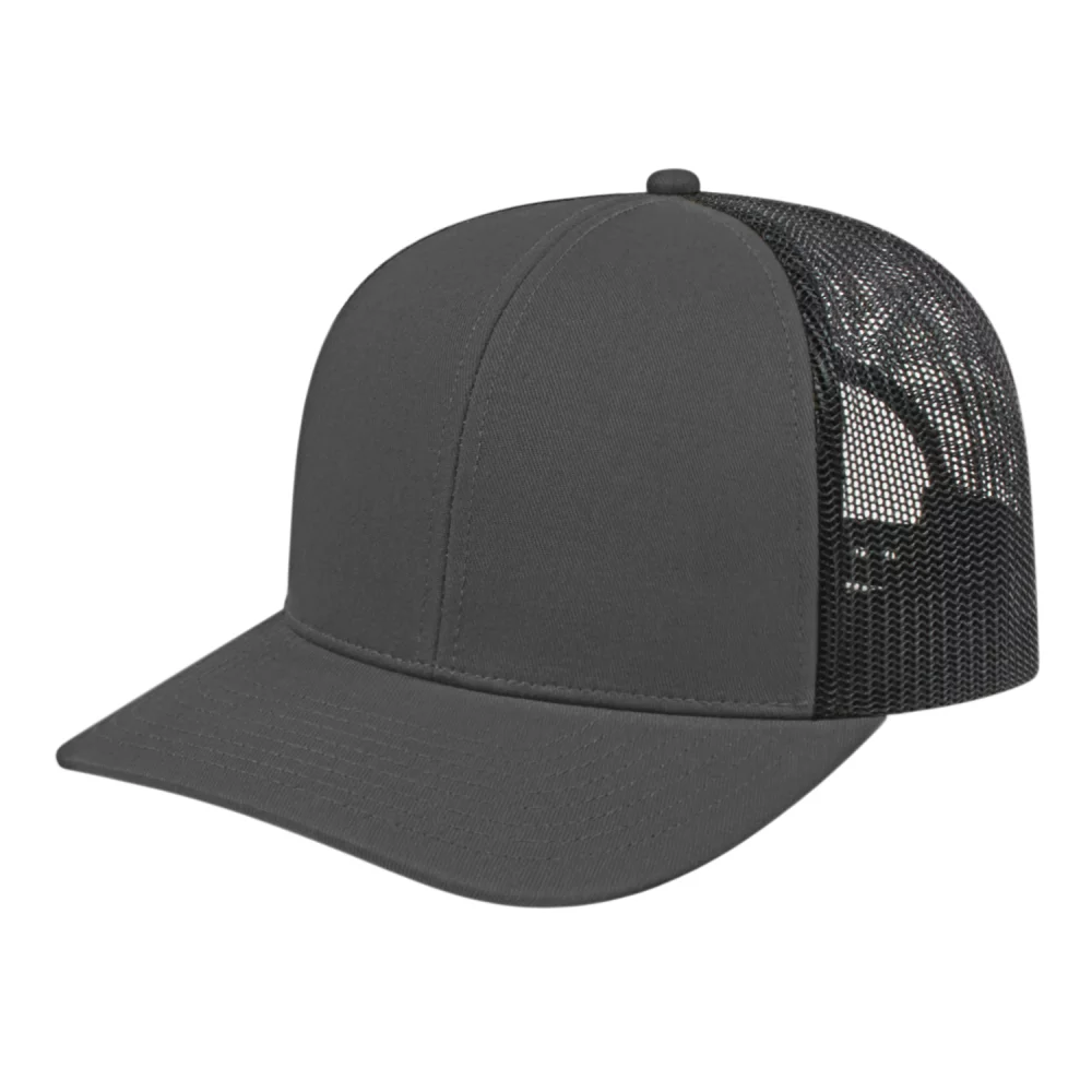 Casquette de camionneur en poly/coton avec filet à l'arrière.