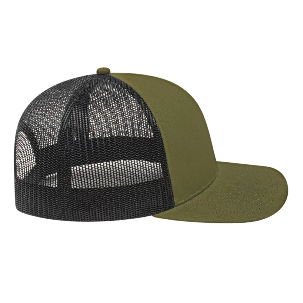 Casquette de camionneur en poly/coton avec filet à l'arrière.