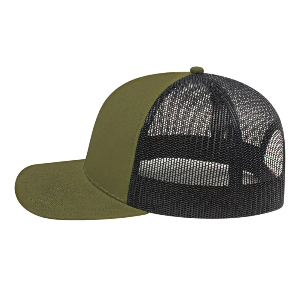 Casquette de camionneur en poly/coton avec filet à l'arrière.
