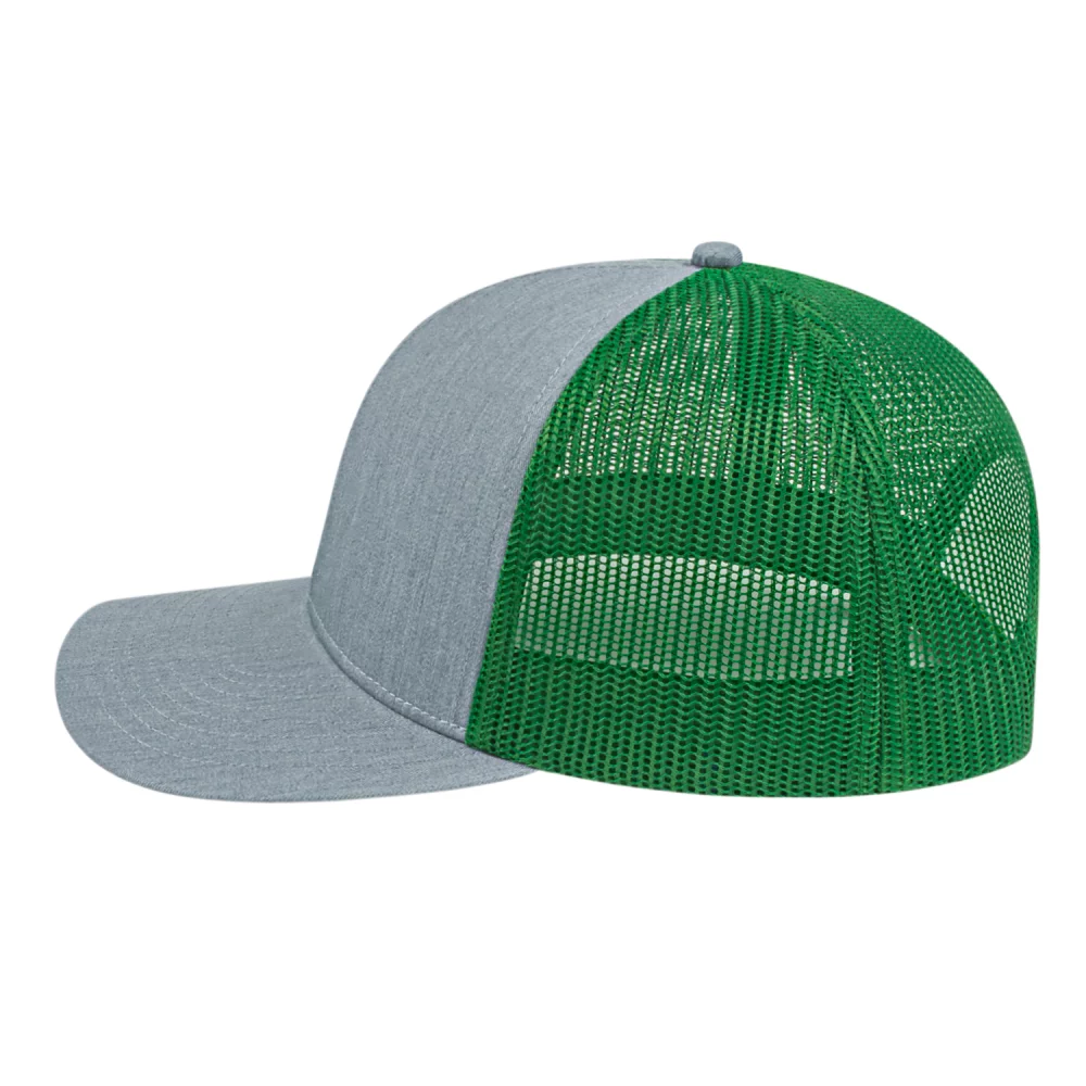 Casquette de camionneur en poly/coton avec filet à l'arrière.