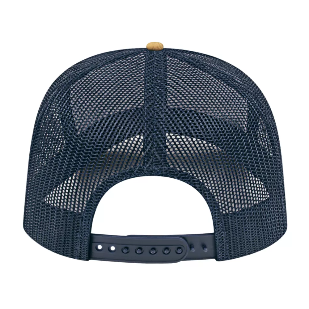 Casquette de camionneur en poly/coton avec filet à l'arrière.