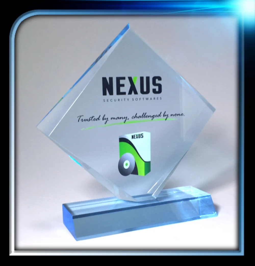 Série exécutive Blue Diamond Award avec base (7"x6 1/2"x3/4")