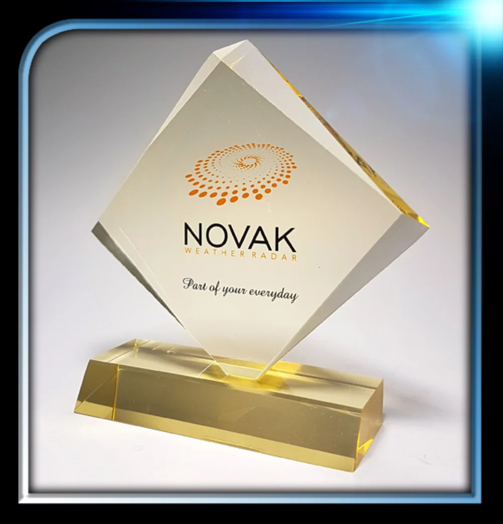 Série exécutive Prix Diamant Or avec socle (5 3/4"x5"x3/4")