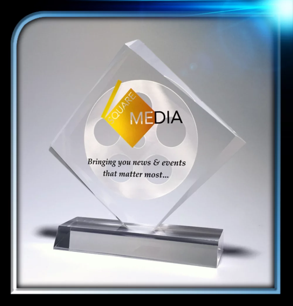 Série exécutive Diamond Award avec base (7"x6 1/2"x3/4")