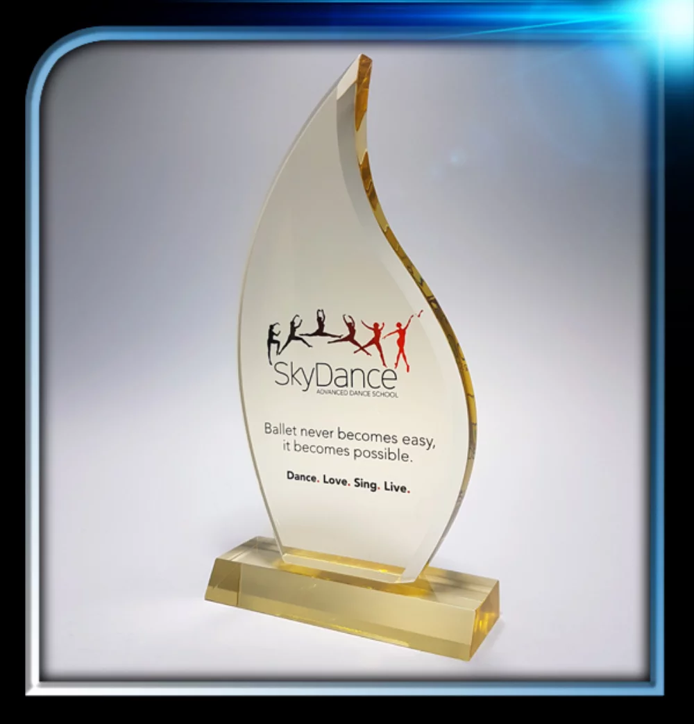 Série exécutive Prix Flamme d'Or avec Base (5" x 9 3/4" x 3/4")