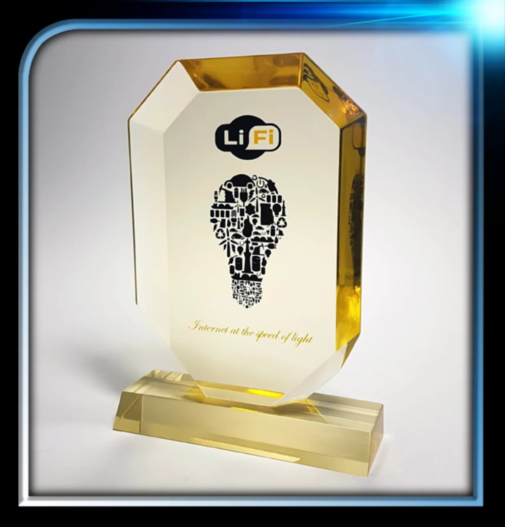 Executive Series Gold Vertical Jewel Award w/Base (5"x7"x3/4")