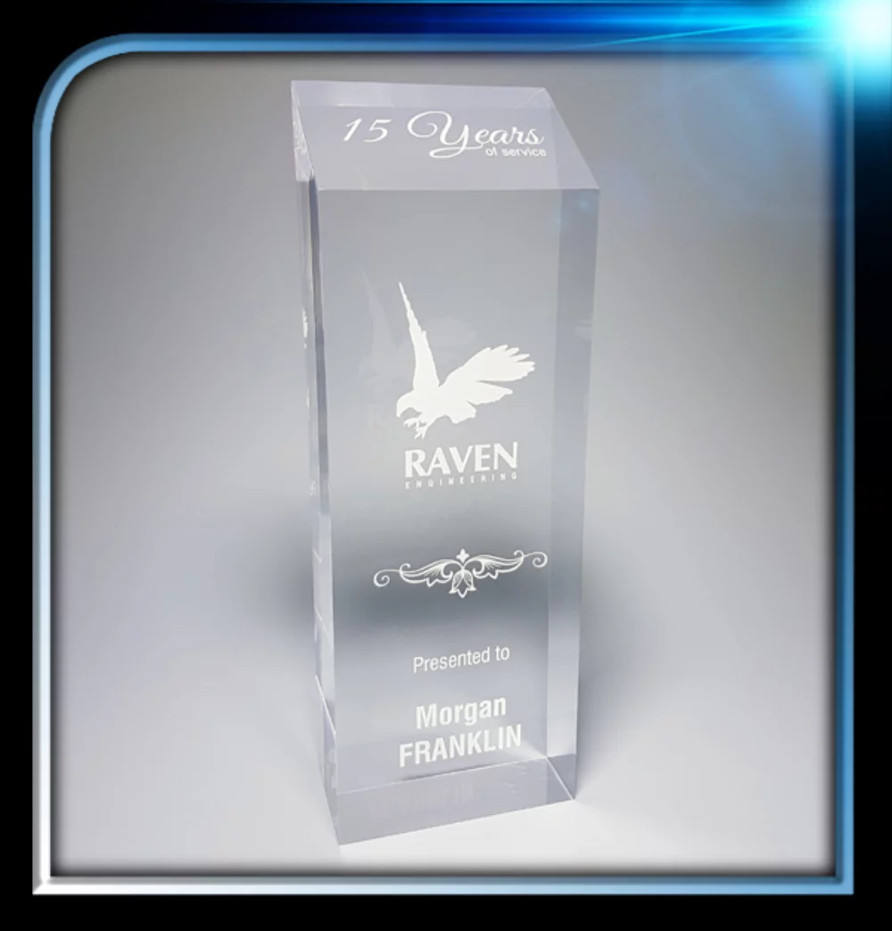 Prix Corporate Series Acrylique Rectangulaire avec Sommet Incliné (3 1/2"x10"x2")