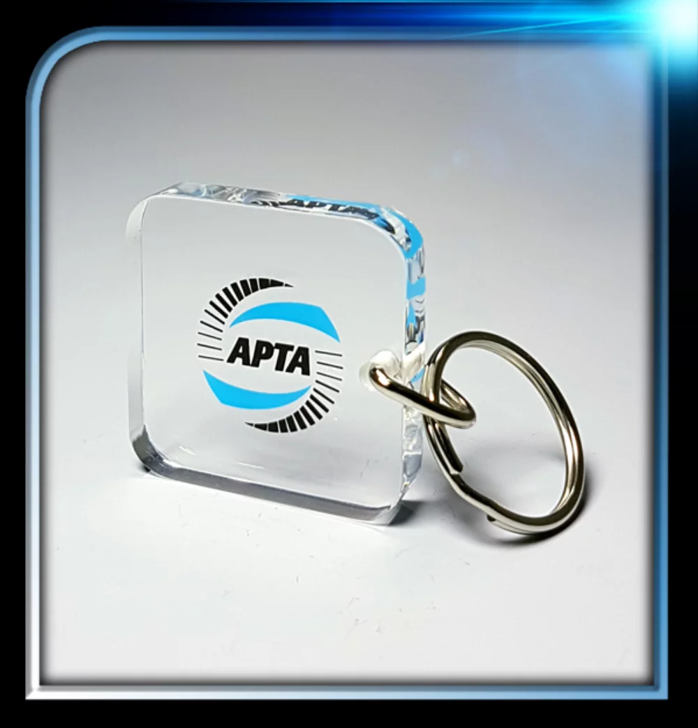 Porte-clés carré en lucite (1 1/2" x 1 1/2" x 1/4")