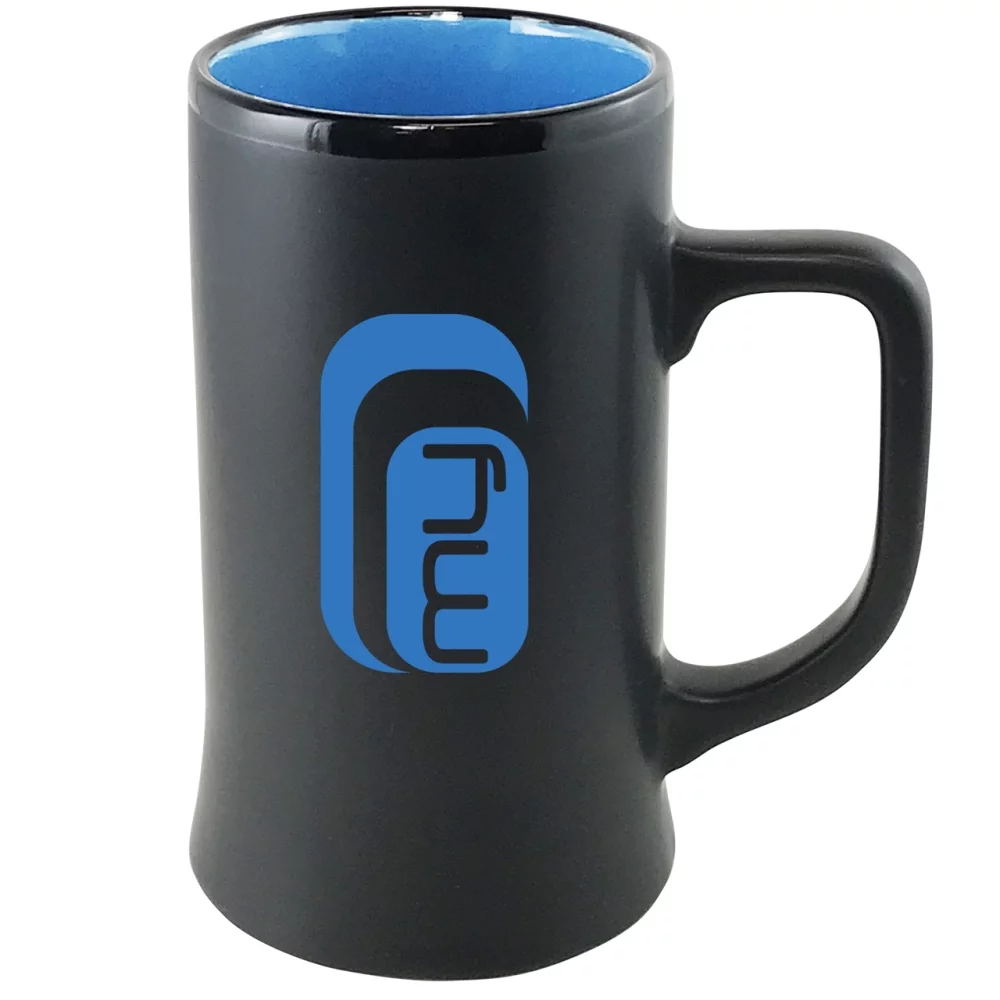 Chope en céramique Cambria de 14 oz, finition noire mate avec intérieur bleu ciel dans une boîte cadeau Ripple.