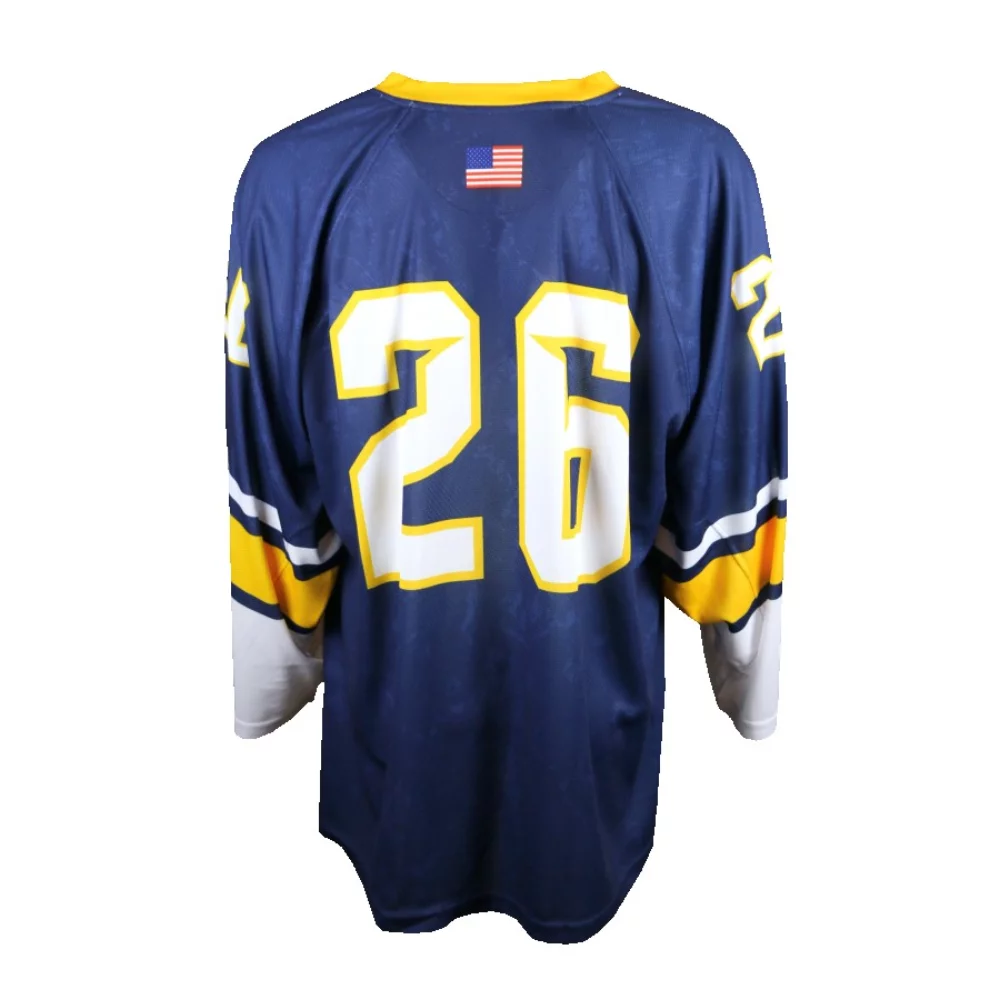 Maillot de hockey Enforcer avec col en dentelle.