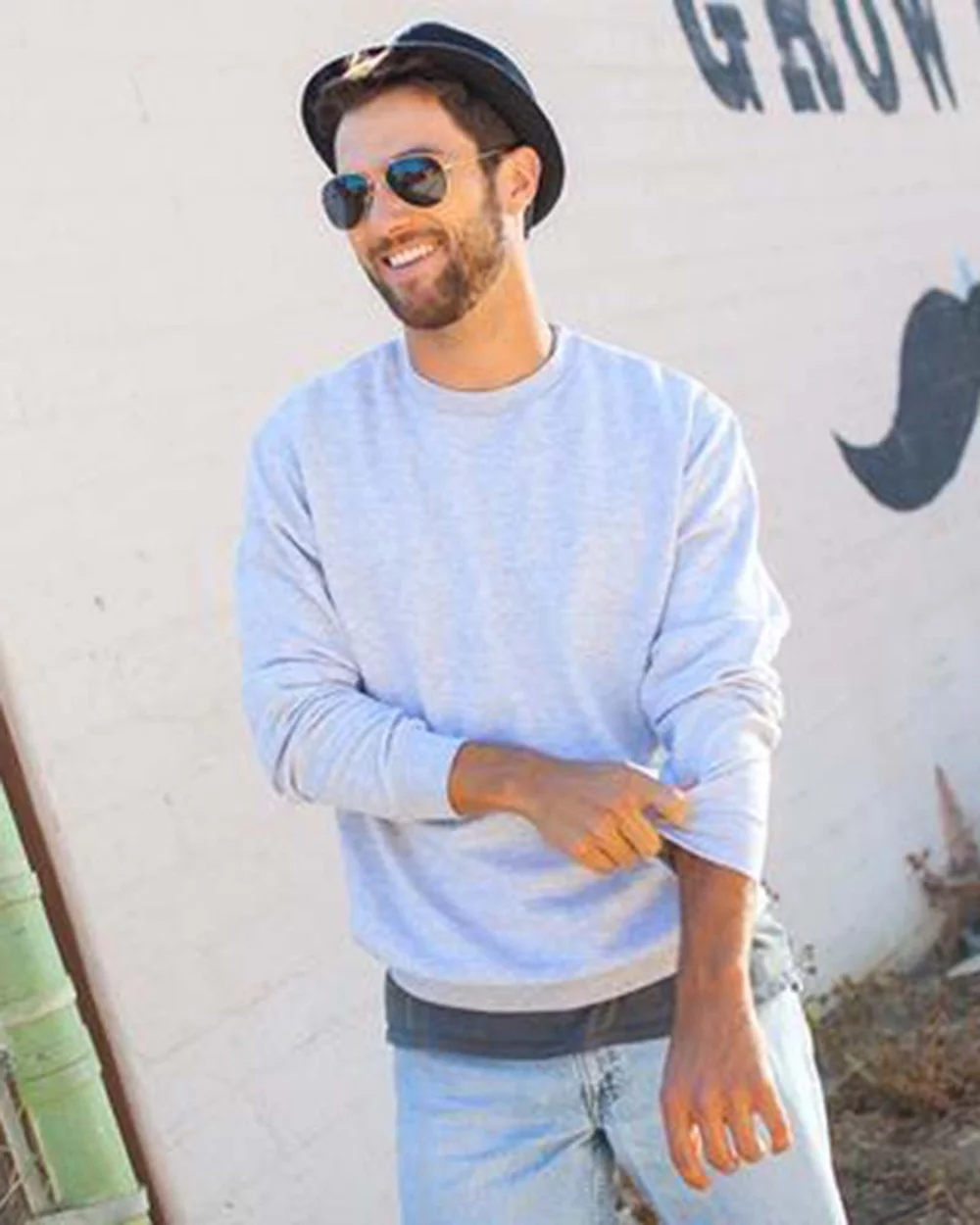 Independent adult midweight crewneck sweatshirt