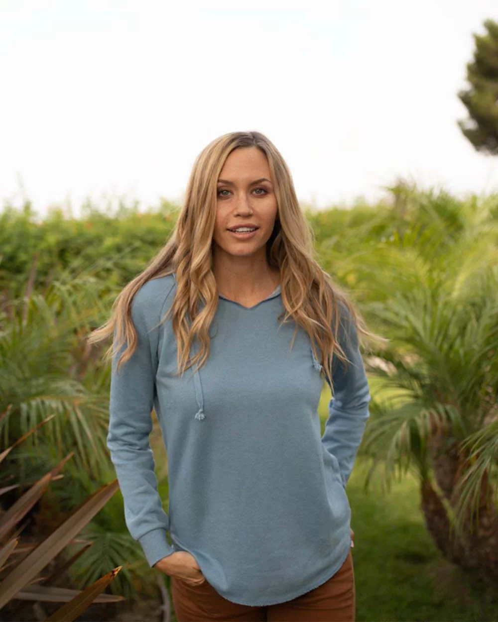 Independent women's california wave wash hooded pullover