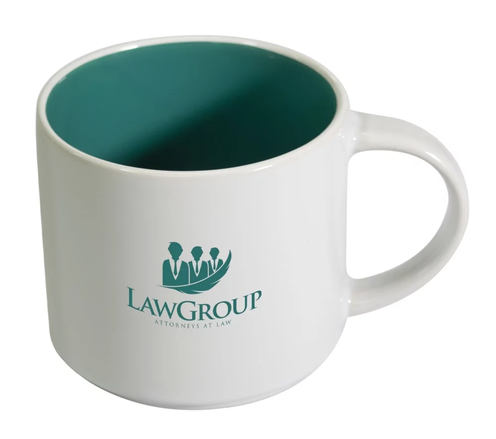 Tasse en céramique bicolore blanc/bleu sarcelle de 14 oz de Brighton dans une boîte Ripple.