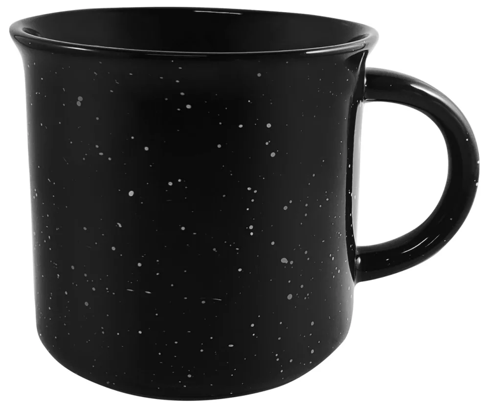 Mug noir de 16 oz pour feu de camp avec bordure noire usée et taches blanches dans une boîte cadeau Ripple.