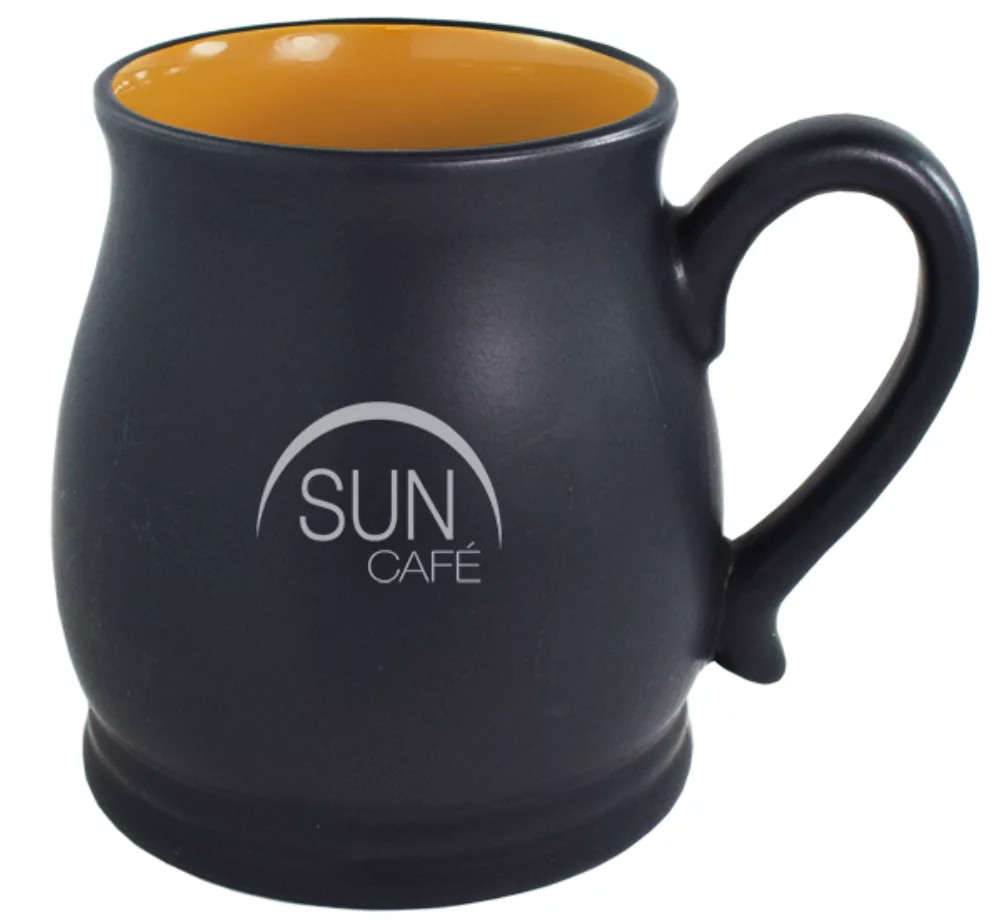 Tasse Oslo 16 oz bicolore noir/jaune dans une boîte cadeau Ripple