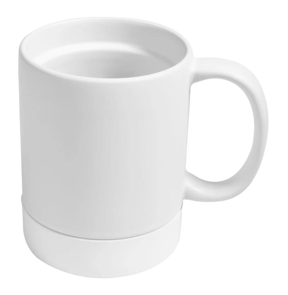 Tasse en céramique blanche mate de 12 oz Parkdale avec base en silicone blanc et couvercle coulissant noir dans une boîte ondulée.