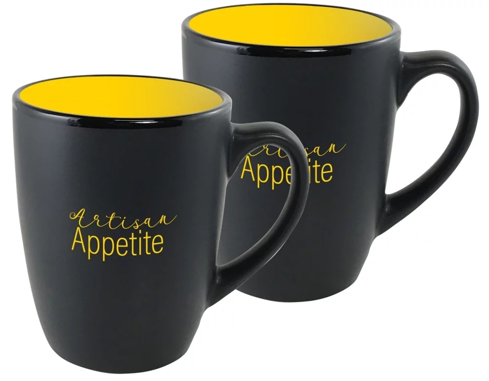 Tasse de 12 oz en noir mat avec intérieur jaune S/2 dans une boîte cadeau Mystique