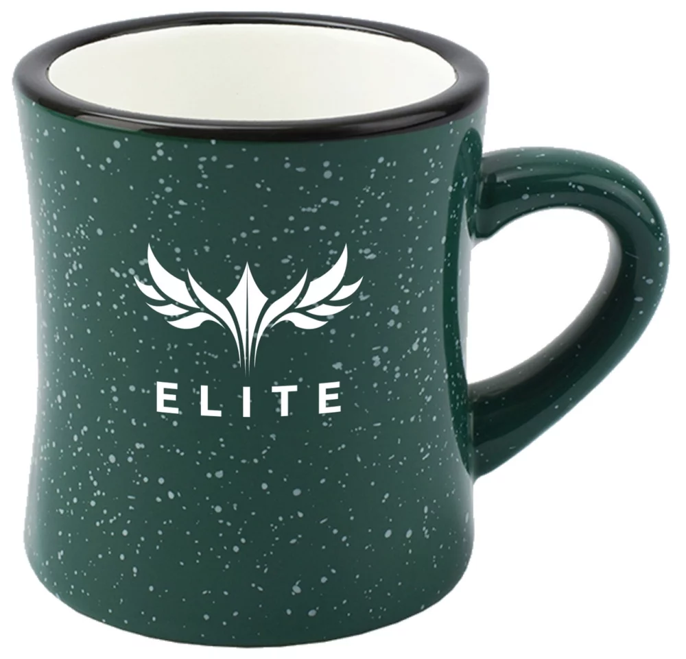 Tasse à dîner de 10 oz avec extérieur vert tacheté/intérieur blanc vitrifié.