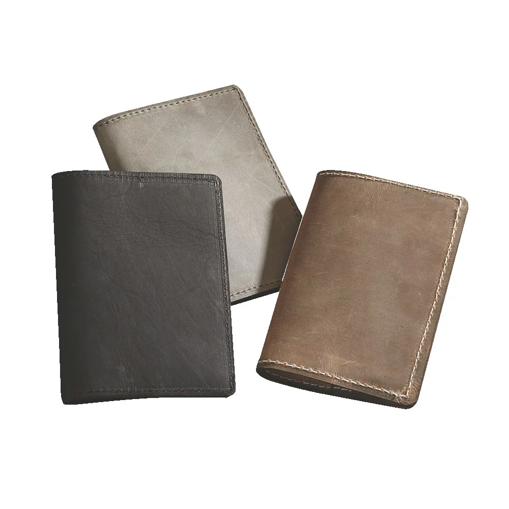 CURRIER Leather Passport Holder
